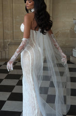 Ellie Lace Neck Veil - Ivory