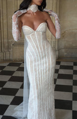 Ellie Lace Neck Veil - Ivory