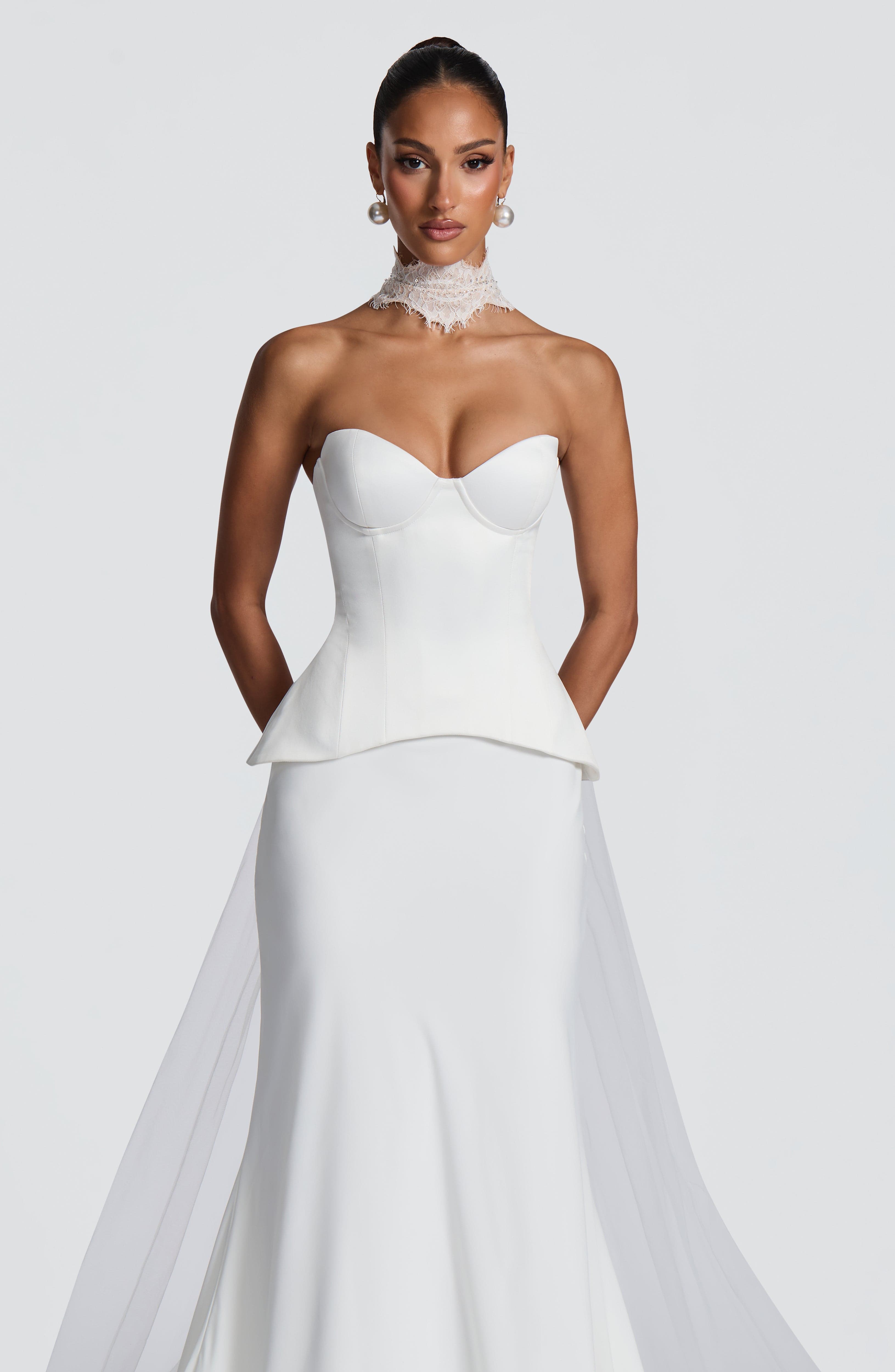 Ellie Lace Neck Veil - Ivory