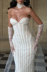Ellie Lace Neck Veil - Ivory